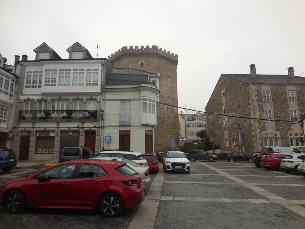 ビラルバの塔、典型的なガリシア風の家